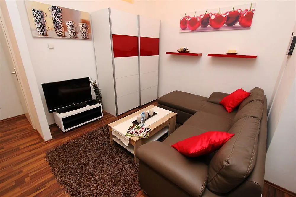 Apartment Checkvienna - Sternwartestrasse Hotel