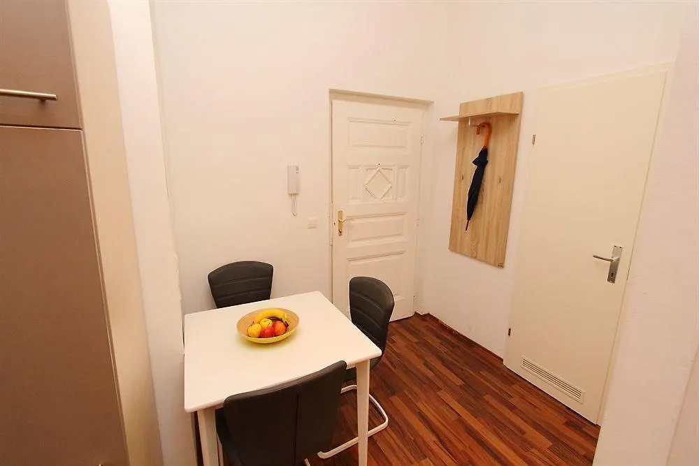 Checkvienna - Sternwartestrasse Hotel 0*, Vienna